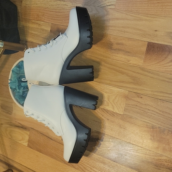 SEYCHELLES Ivory Platform Boots - Picture 3 of 10